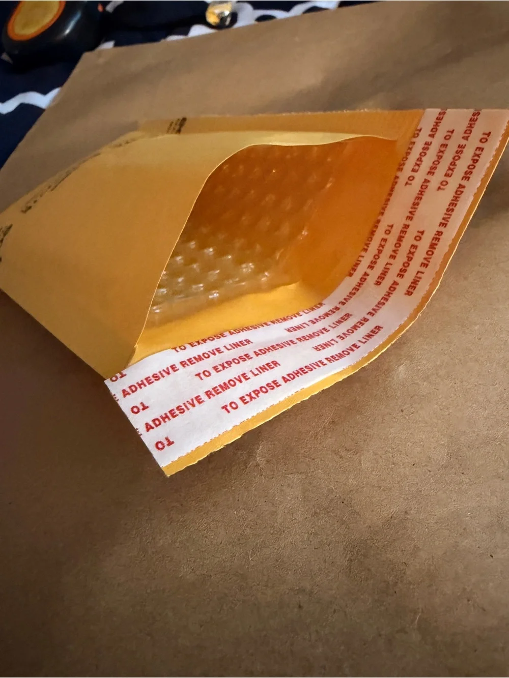25 Eco-Lite Yellow Bubble Mailer Envelope